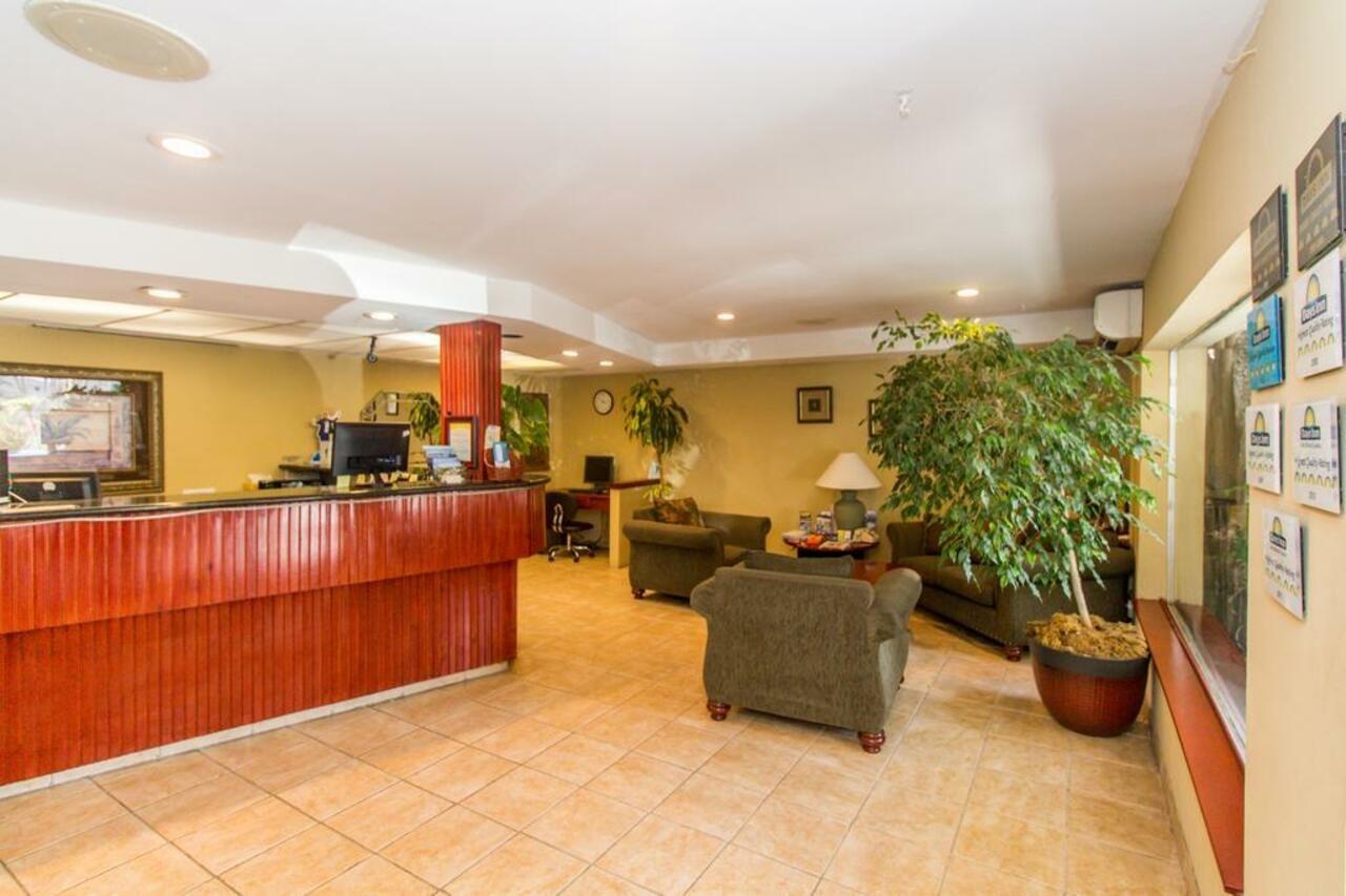 Days Inn By Wyndham San Diego/Downtown/Convention Center Экстерьер фото