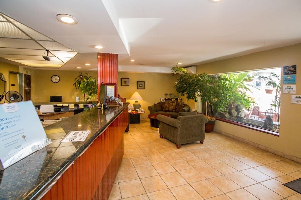 Days Inn By Wyndham San Diego/Downtown/Convention Center Экстерьер фото