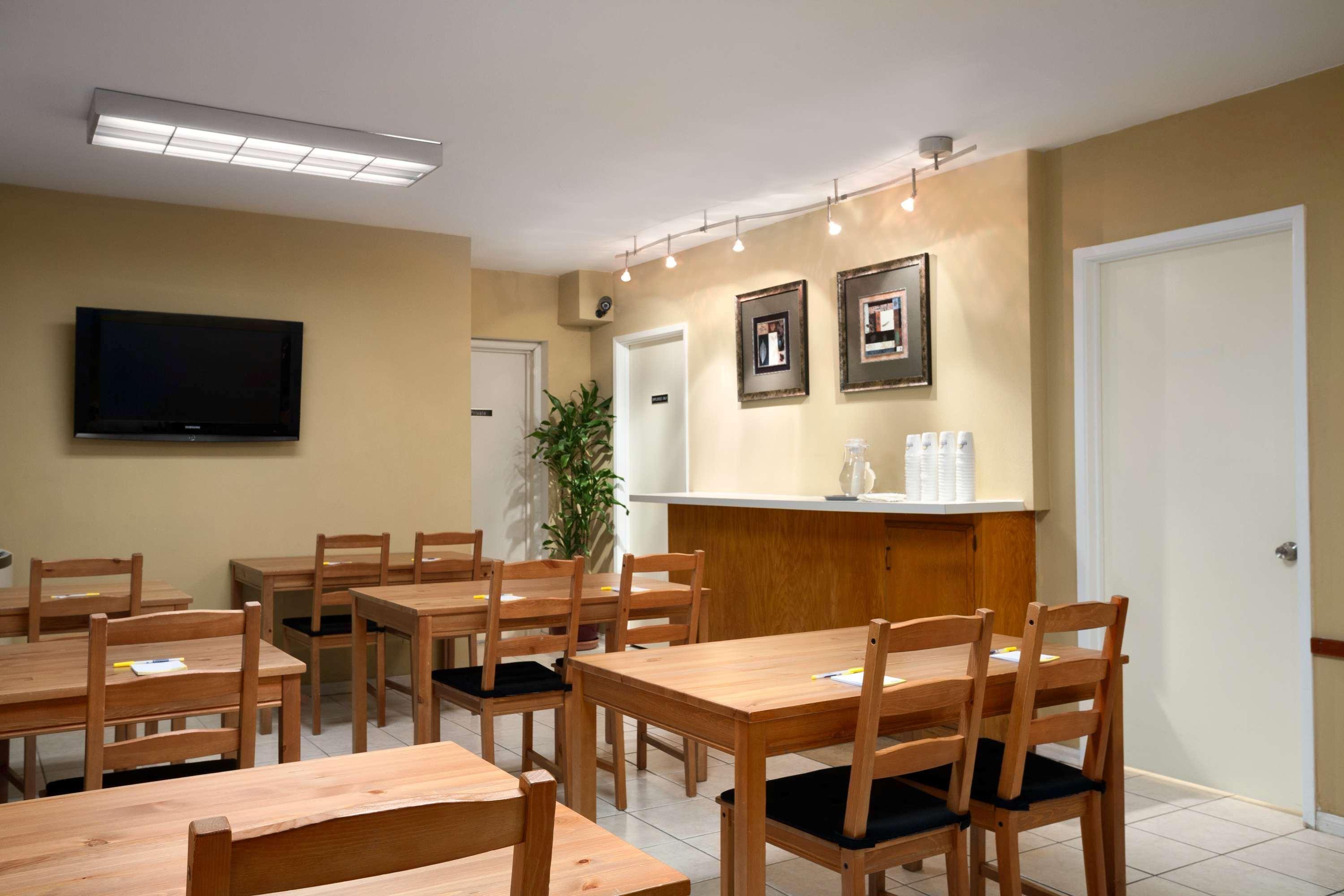 Days Inn By Wyndham San Diego/Downtown/Convention Center Экстерьер фото
